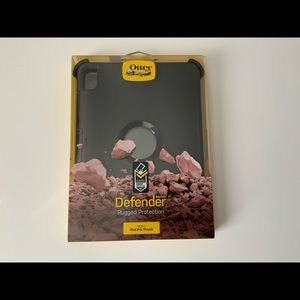 OtterBox Defender Case for iPad Pro 11” (1st gen)
